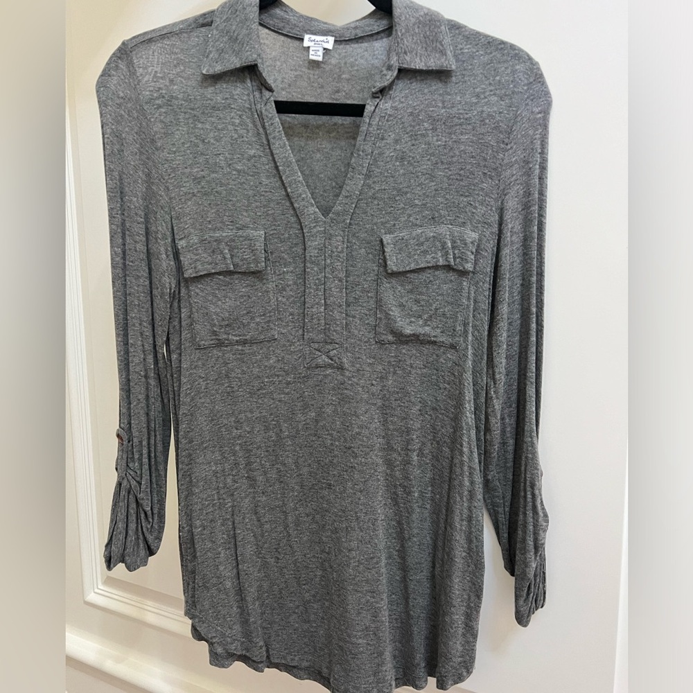 SPLENDID Top S Utility Popover Roll
Tab Sleeve Stretch